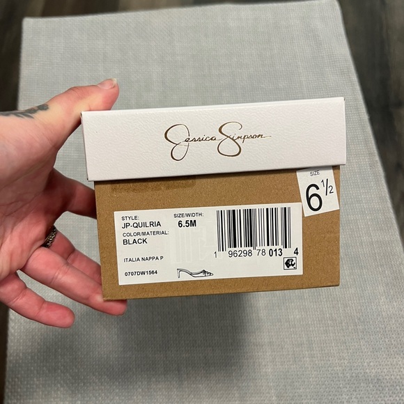 Jessica Simpson kitten heel heels - Picture 3 of 4